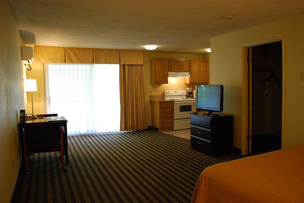 Quality Inn & Suites Vancouver - Hazel Dell Esterno foto